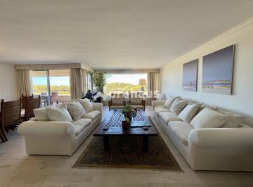 Foto1 · Venta Apartamento de 4 Dorm. en Playa Brava, Primera Línea Sobre El Mar