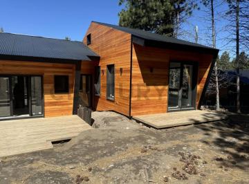 Casa · 150m² · 4 Ambientes · 2 Cocheras · Venta Casa San Martin de Los Andes. Chapelco Golf