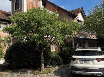 Casa · 255m² · 9 Ambientes · Casa en Venta - 6 Dorm. 6 Baños - San Miguel