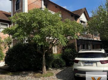 Casa · 255m² · 9 Ambientes · Casa en Venta - 6 Dorm. 6 Baños - San Miguel