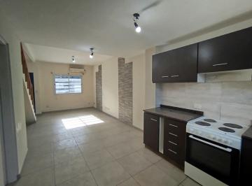 Departamento · 82m² · 4 Ambientes · 1 Cochera · Venta Casa Triplex Jose C Paz Financia