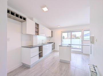 Departamento · 205m² · 4 Ambientes · 1 Cochera · Departamento Tipo Dúplex en Venta de 3 Dorm. Centro Rosario