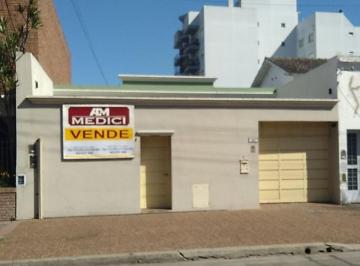 Casa de 3 ambientes, Morón · Morón. Casa Sobre Lote de 8.66 X 44.45 Para Construir Edificio.