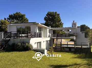 Casa · 188m² · 4 Ambientes · 1 Cochera · Casa en Venta en Costa Esmeralda, Barrio Ecuestre