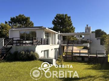 Casa · 188m² · 4 Ambientes · 1 Cochera · Casa en Venta en Costa Esmeralda, Barrio Ecuestre