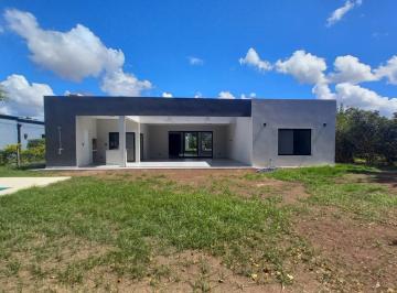 Casa · 206m² · 5 Ambientes · Casa en Venta en Barrio San Matías, Area 4