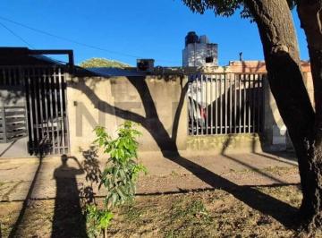 Casa · 120m² · 4 Ambientes · 2 Cocheras · Casa en Venta en Rafaela, Todos Los Servicios