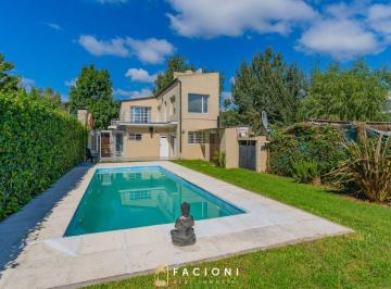 Casa de 5 ambientes, Mar del Plata · Casa 5 Ambientes - Las Margaritas - Apto Credito
