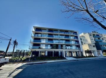 Departamento · 33m² · 2 Ambientes · 1 Cochera · Colonia, Venta Apartamento de 1 Dormitorio en Excelente Zona