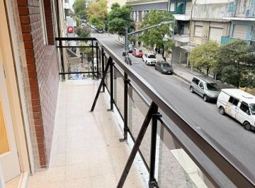 Departamento · 70m² · 2 Dormitorios · Venta / Departamento de 3 Ambientes a La Calle / Mar del Plata