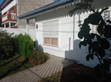 Casa · 132m² · 3 Ambientes · 1 Cochera · Nvr. Venta de Casa José C Paz. Apta Crédito.