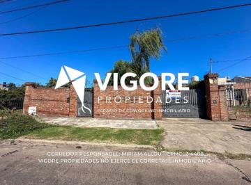 Casa de 5 ambientes, Esteban Echeverría · Casa 5 Ambientes 181 m² en Venta con Cochera en Luis Guillón