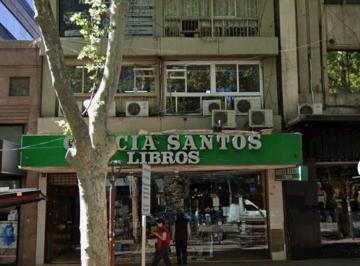 Oficina comercial de 6 ambientes, Ciudad de Mendoza · Oficina en Venta - 2 Privados, Sala de Reunión y Kitchenette, Ubicada en Av San Martin, Mendoza