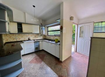 Casa · 122m² · 2 Dormitorios · 1 Cochera · Casa 2 Dorm., Amplios Espacios. Barrio Manantiales