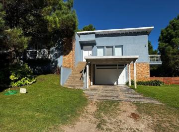 Casa · 1632m² · 5 Ambientes · 2 Cocheras · Venta Casa 5 Ambientes en La Herradura | Espacio, Luz y Funcionalidad en un Entorno Premium
