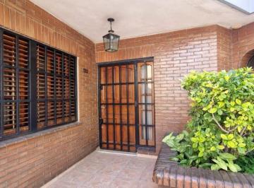 Casa de 4 ambientes, Córdoba · Alto Alberdi - Venta Casa 3 Dorm. con Quincho y Asador
