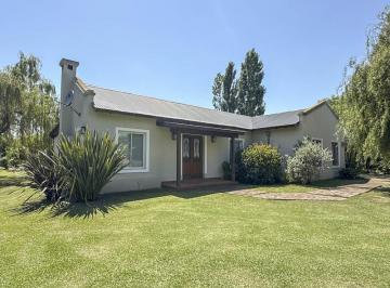Casa · 147m² · 5 Ambientes · Casa en Venta Chacras del Molino - Apto Credito