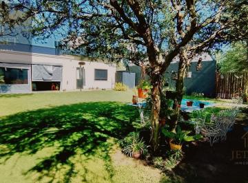 Casa · 178m² · 4 Ambientes · 1 Cochera · Casa en Venta - Siete Soles