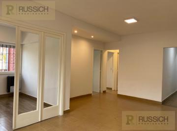Departamento · 77m² · 4 Ambientes · Departamento en Venta 4 Ambientes a La Calle con Balcon Saliente