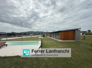 Casa · 1112m² · 4 Ambientes · 2 Cocheras · Casa en Venta Amoblada Country Puerto del Aguila