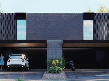 Casa · 131m² · 6 Ambientes · 2 Cocheras · Dúplex en Venta de 3 Dorm. en Distrito Sur