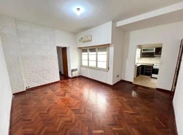 Departamento · 63m² · 3 Ambientes · Departamento 3 Ambientes Bajas Expensas en Venta, en Vicente Lopez