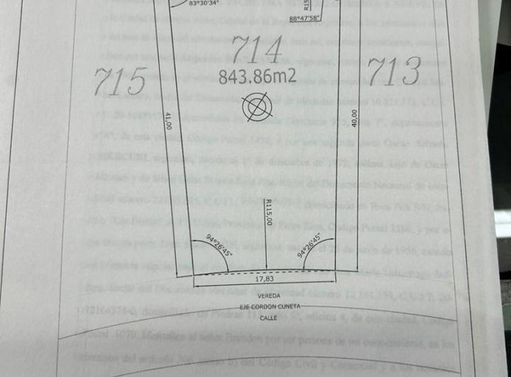 Terreno · 843m²