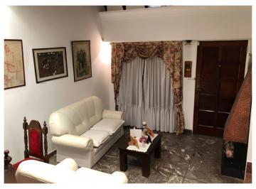 Casa de 7 ambientes, Tres de Febrero · Oportunidad Única en Block: Dos Unidades Funcionales con Cochera y Fondo