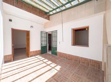 PH de 3 ambientes, Rosario · Casa de Pasillo en Venta en Vera Mujica Al 1180