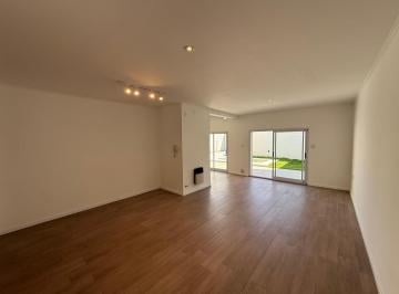 Casa · 100m² · 5 Ambientes · 1 Cochera · Venta - Casa - Sargento Cabral - Dos Dorm. - Pileta