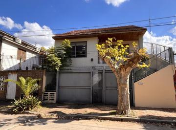 Casa · 64m² · 3 Ambientes · 1 Cochera · Casa Ideal 2 Familias a Pasos del Centro de Quilmes