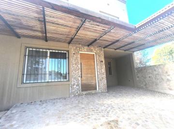 Casa · 190m² · 5 Ambientes · 2 Cocheras · Casa a Estrenar en Rincón de Milberg - Apto Credito