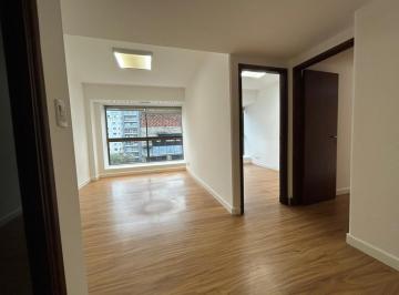 Oficina comercial · 70m² · 3 Ambientes · 1 Cochera · Oficina a m de Av Colon