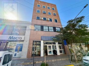 Oficina comercial · 84m² · 3 Ambientes · Oficina Alquiler Centro, 84 m² con Gran Recepción, 2 Privados, Cocina y Baño