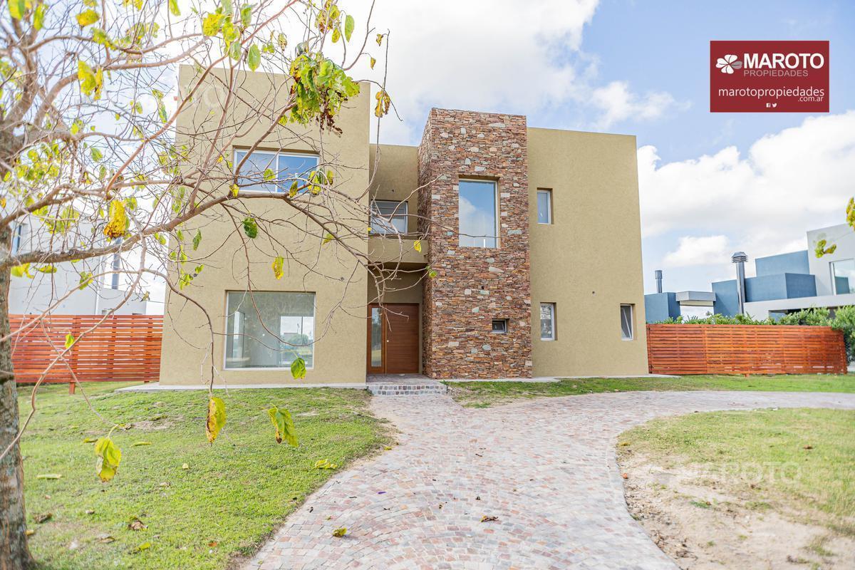 Casa EN Venta Y Alquiler  A LA Laguna-  EN EL Canton - Maroto Propiedades