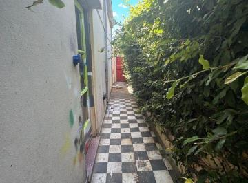 Departamento de 3 ambientes, La Plata · Casa de 2 Dorm. en Venta en La Plata
