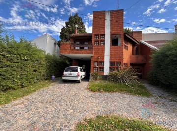 Casa · 111m² · 4 Ambientes · 1 Cochera · Casa en Bella Vista