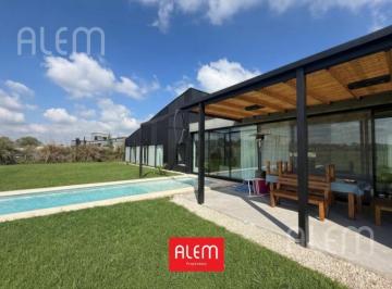 Casa · 155m² · 4 Ambientes · 1 Cochera · Casa en Canning, Estancia Villa Maria