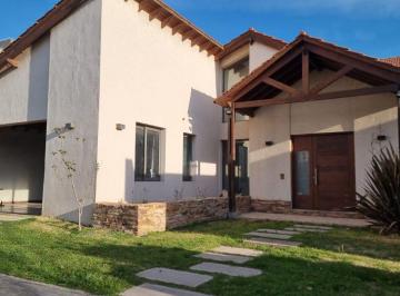 Casa de 5 ambientes, Luzuriaga · Casa de 297 m², Barrio Privado Viñas del Torreón, Luzuriaga, Maipú