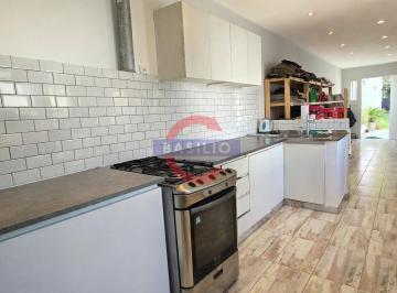 Casa · 76m² · 3 Ambientes · 1 Cochera · Venta PH 3 Ambientes Al Fondo con Jardín, Cochera, Patio y Parrilla en Carapachay
