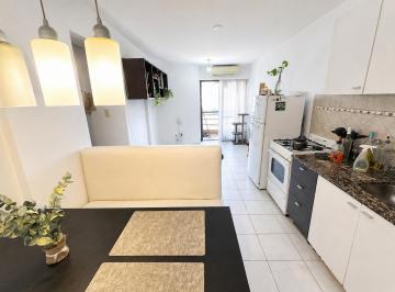 Departamento · 70m² · 2 Ambientes · Mtrs Nuevo Centro Shopping. Doble Balcon. Apto Credito