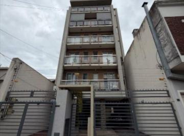 Departamento de 4 ambientes, Quilmes · Excelente Piso de 4 Ambientes con Disposición Al Frente y Contrafrente