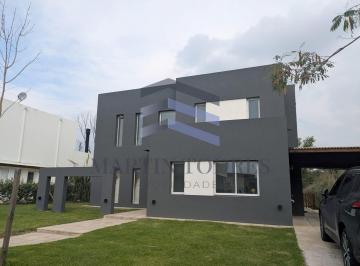 Casa · 165m² · 5 Ambientes · 4 Cocheras · Casa en Alquiler en Acacias, Puertos, Escobar