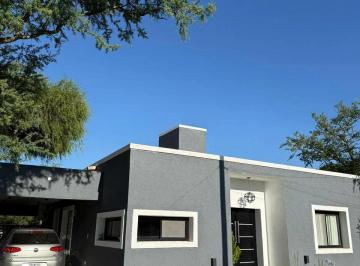 Casa de 10 ambientes, Río Ceballos · Casa en Venta Villa Catalina