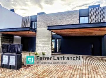 Casa · 180m² · 17 Ambientes · 1 Cochera · Duplex en Venta Distrito Sur