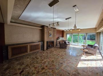 PH · 213m² · 4 Ambientes · 3 Cocheras · PH en Venta en Boedo