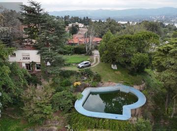Casa · 290m² · 3 Dormitorios · Venta Casa 3 Dorm. en Villa del Lago con Pileta Panorámica y Vistas a Las Sierras