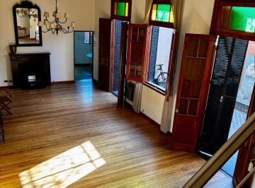 Casa · 244m² · 6 Ambientes · 2 Cocheras · Casa en España y Hospitales