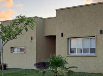 Casa · 165m² · 6 Ambientes · 4 Cocheras · Casa Venta Barrio San Ramón Pilar del Este - Acepta Permuta