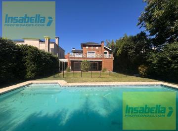 Casa · 210m² · 5 Ambientes · 3 Cocheras · Casa en Barrancas de San Jose